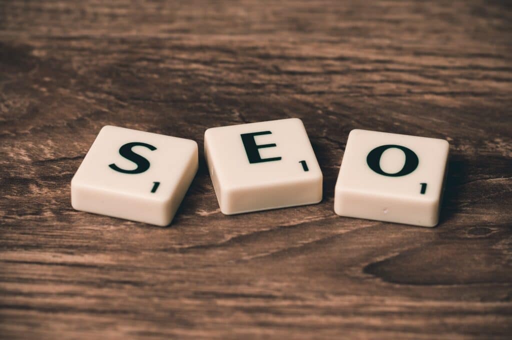 El SEO es un conjunto de técnicas y estrategias que aumentan tu posición orgánica en los resultados de búsqueda, ayudándote a atraer la atención de los usuarios y de los buscadores.